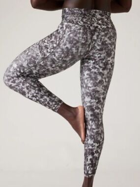 Athleta salutation stash 7/8 tight Leggings h